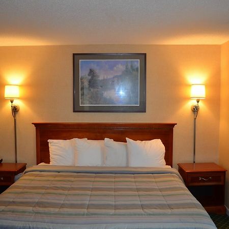 Hyannis Host Inn 外观 照片